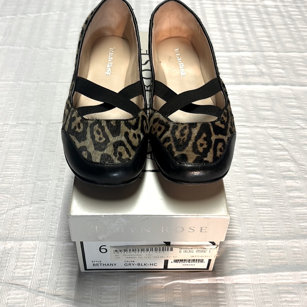 Taryn Rose shoes with criss cross Mary Jane. Sz 6